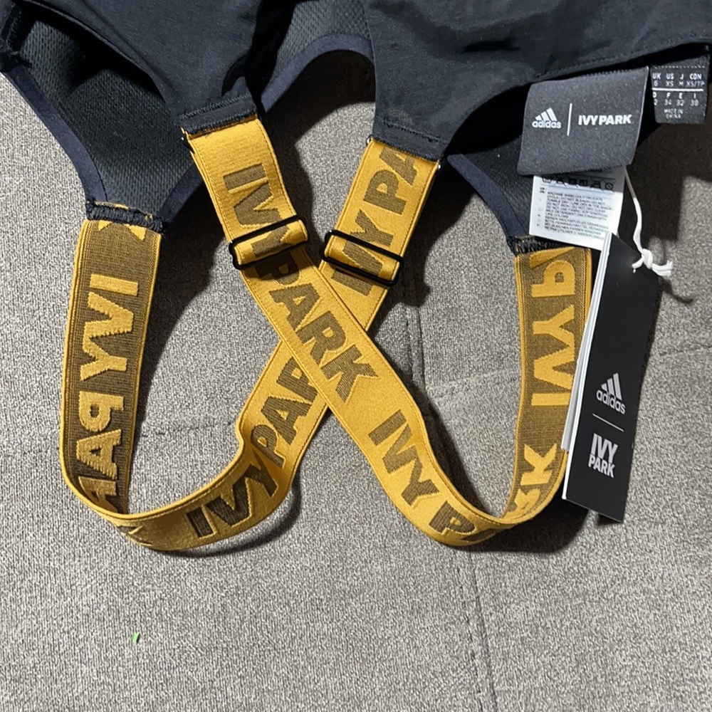 π₯°π₯°Adidas IVY PARK Cut Out Medium Support Braπ₯°π₯° - Picture 6 of 7